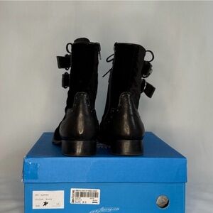 JOHN FLUEVOG Biblio Austen Black Women's Lace-Up Boots, size 8,5